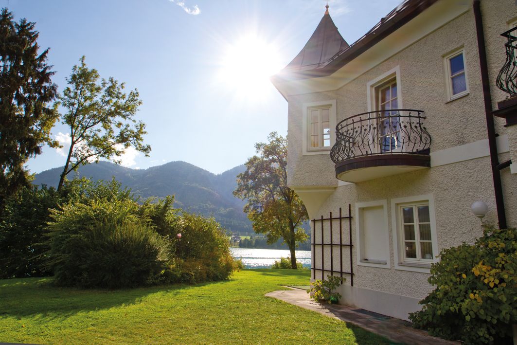 Minibar, in-room safe, iron/ironing board, rollaway beds