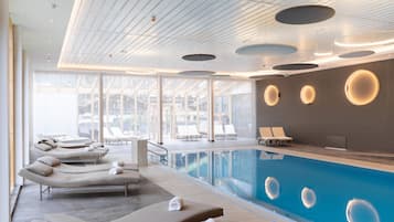 Indendørs pool