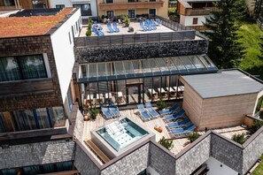 Een sauna, een stoombad, een Turks bad/hammam, lichaamsbehandelingen