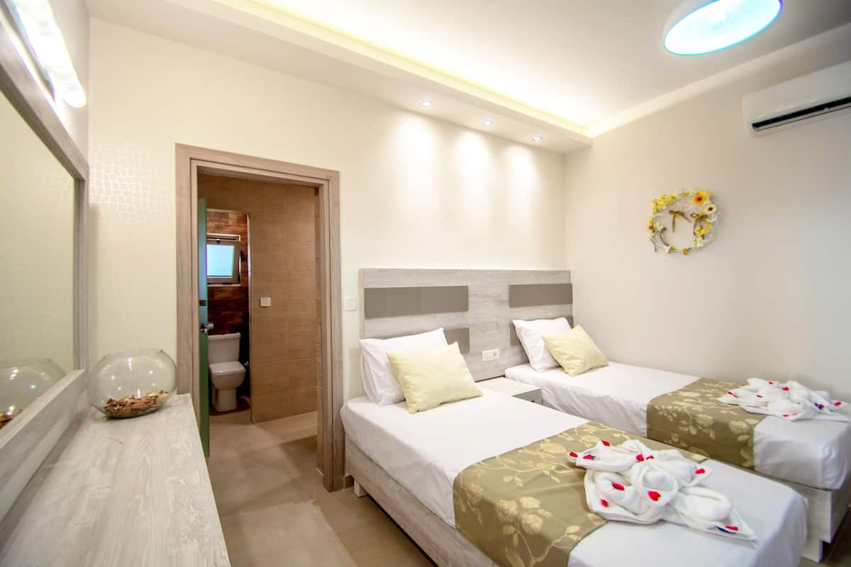 ๋๋ญ์ค ์ค์ํธ (King Suite) | 1 ๊ฐ์ ์นจ์ค, ์ด์งํธ์ฐ ๋ฉด ์ํธ, ๊ณ ๊ธ ์นจ๊ตฌ, ํ๋ก์ฐํ ์นจ๋