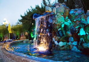 Fountain - Paradise Apartments (Zakynthos)
