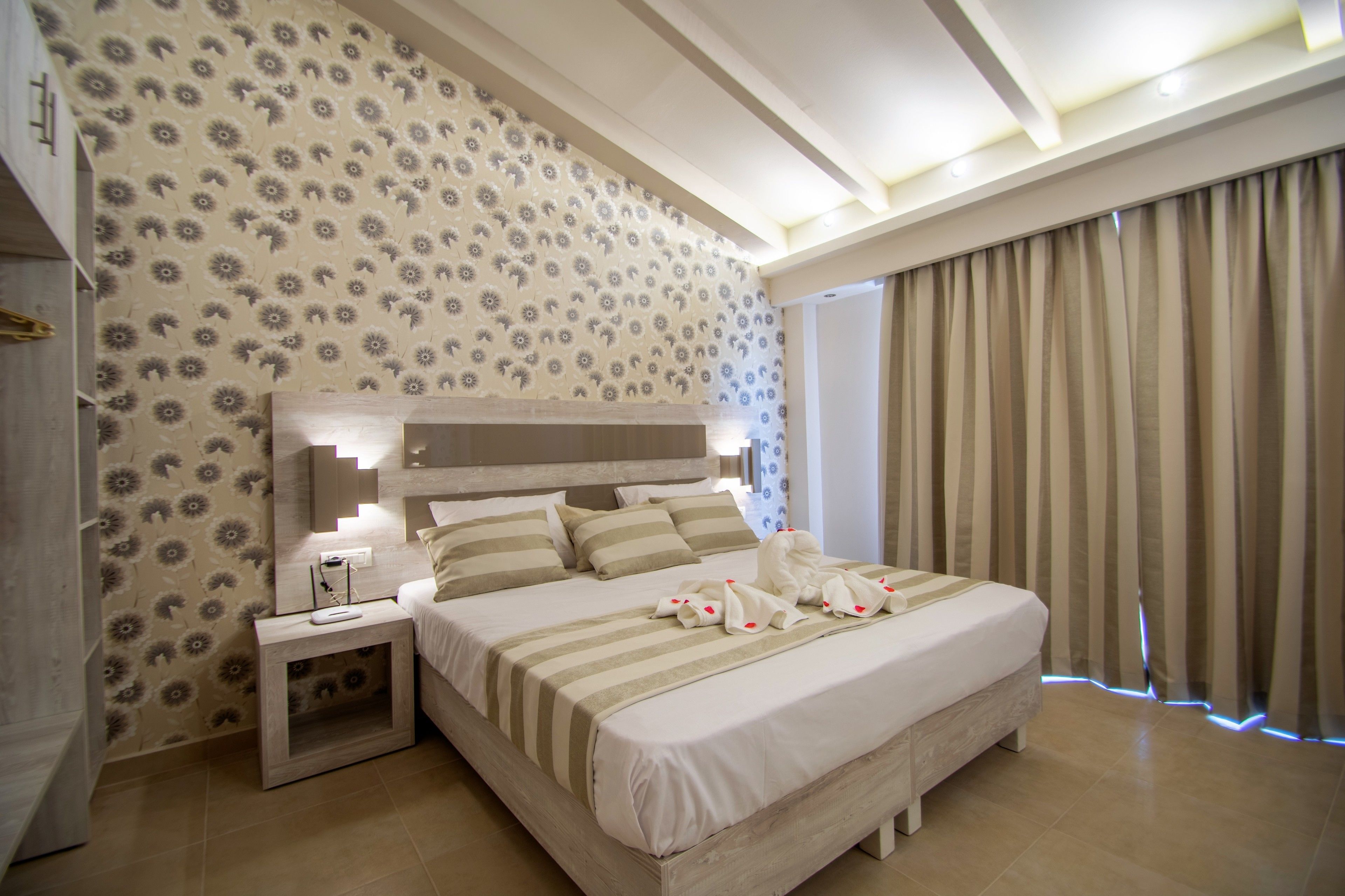 Photo - Paradise Apartments