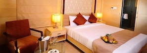 Minibar, iron/ironing board