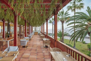 Dagelijks ontbijtbuffet (EUR 19 per persoon)