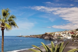 On the beach, black sand - Apartments La Palma Affiliated by Meliá (Los Llanos de Aridane)