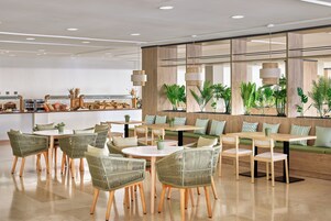 Daily buffet breakfast for a fee
