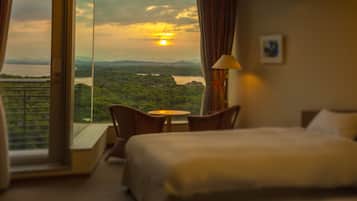 Regular Twin | In-room safe, desk, laptop workspace, iron/ironing board