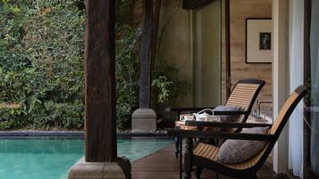 PREMIERE VILLA | Terrace/patio