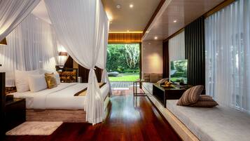 Premium bedding, pillow-top beds, in-room safe, individually decorated