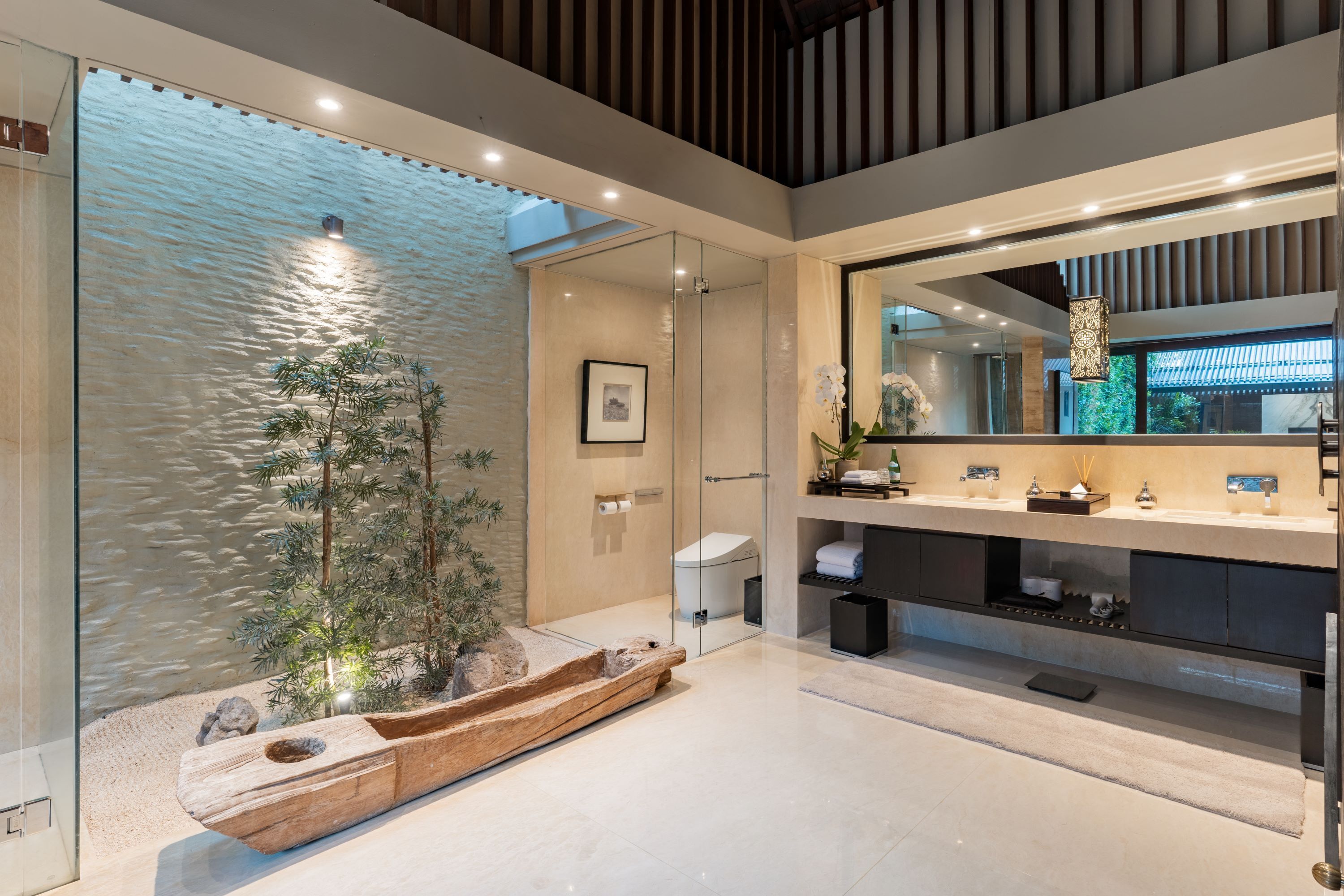 PREMIERE VILLA | Kamar mandi | Bathtub dan shower terpisah, bathtub besar,  dan pancuran hujan