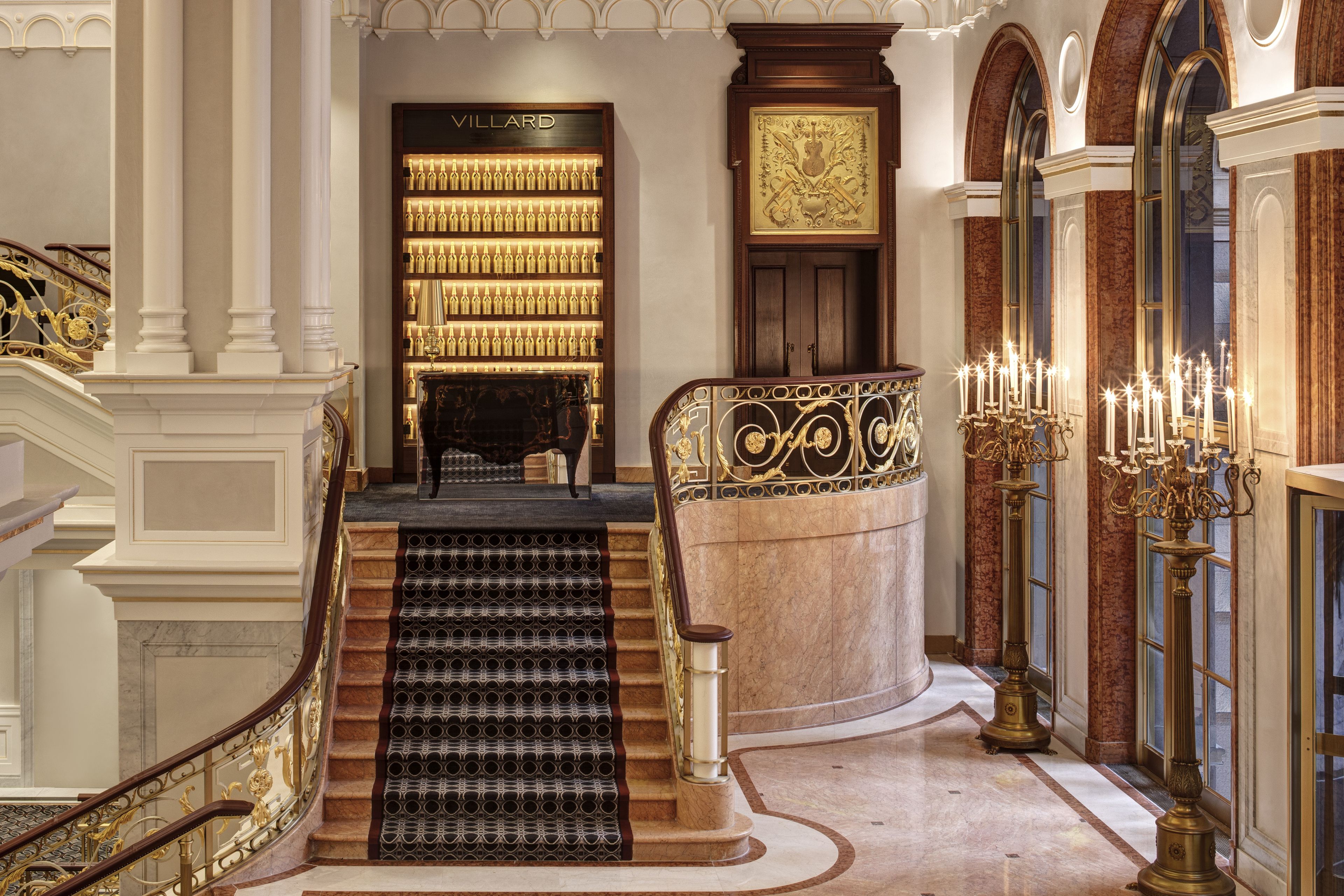 朝食、ランチに営業