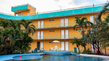 Standardzimmer, 2 Doppelbetten | Wohnbereich