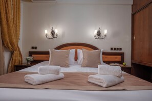 Comfort Double Room | In-room safe, desk, iron/ironing board, free WiFi - Filippos Hotel (Nea Propontida)