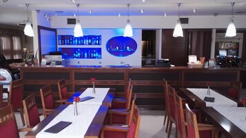 Desayuno (EUR 6 por persona)