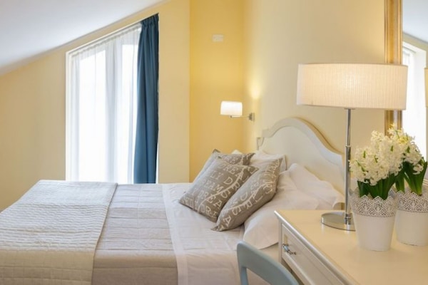 COSY SMALL ROOM | Biancheria da letto di alta qualità, materassi Select Comfort