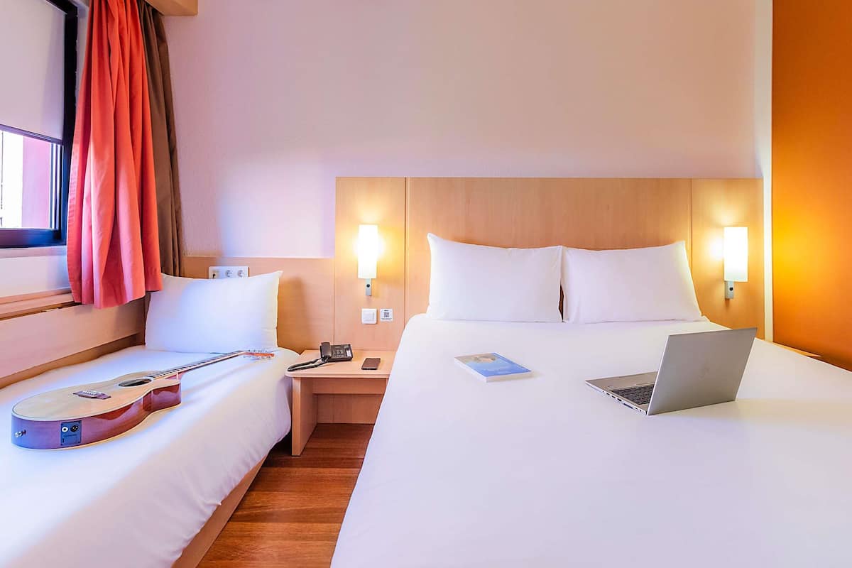 Room, Multiple Beds | Desk, free WiFi, bed sheets