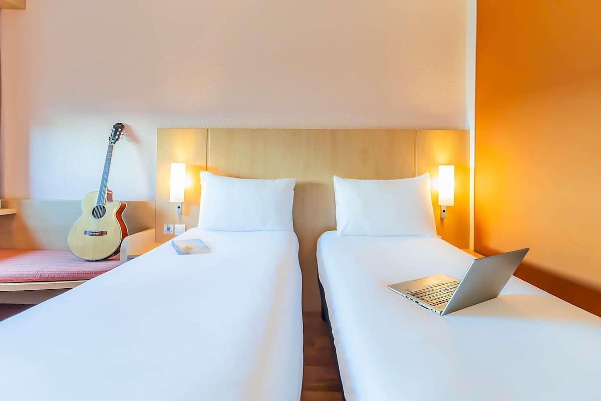 Room, 2 Single Beds | Desk, free WiFi, bed sheets