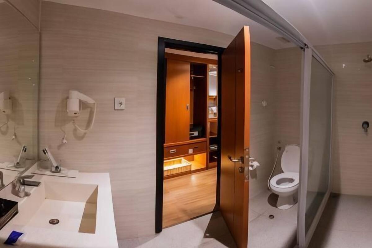 Banheiro | Produtos de toalete grátis, secador de cabelo, toalhas de banho