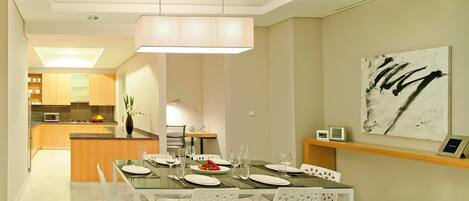 Full-sized fridge, microwave, stovetop, coffee/tea maker