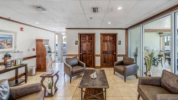 Khu tiếp khách ở sảnh