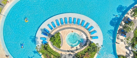 5 outdoor pools, open 8:00 AM to 7:00 PM, pool umbrellas, pool loungers