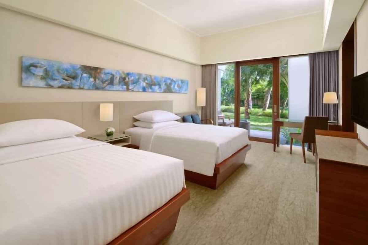 Minibar, in-room safe, individually decorated, individually furnished