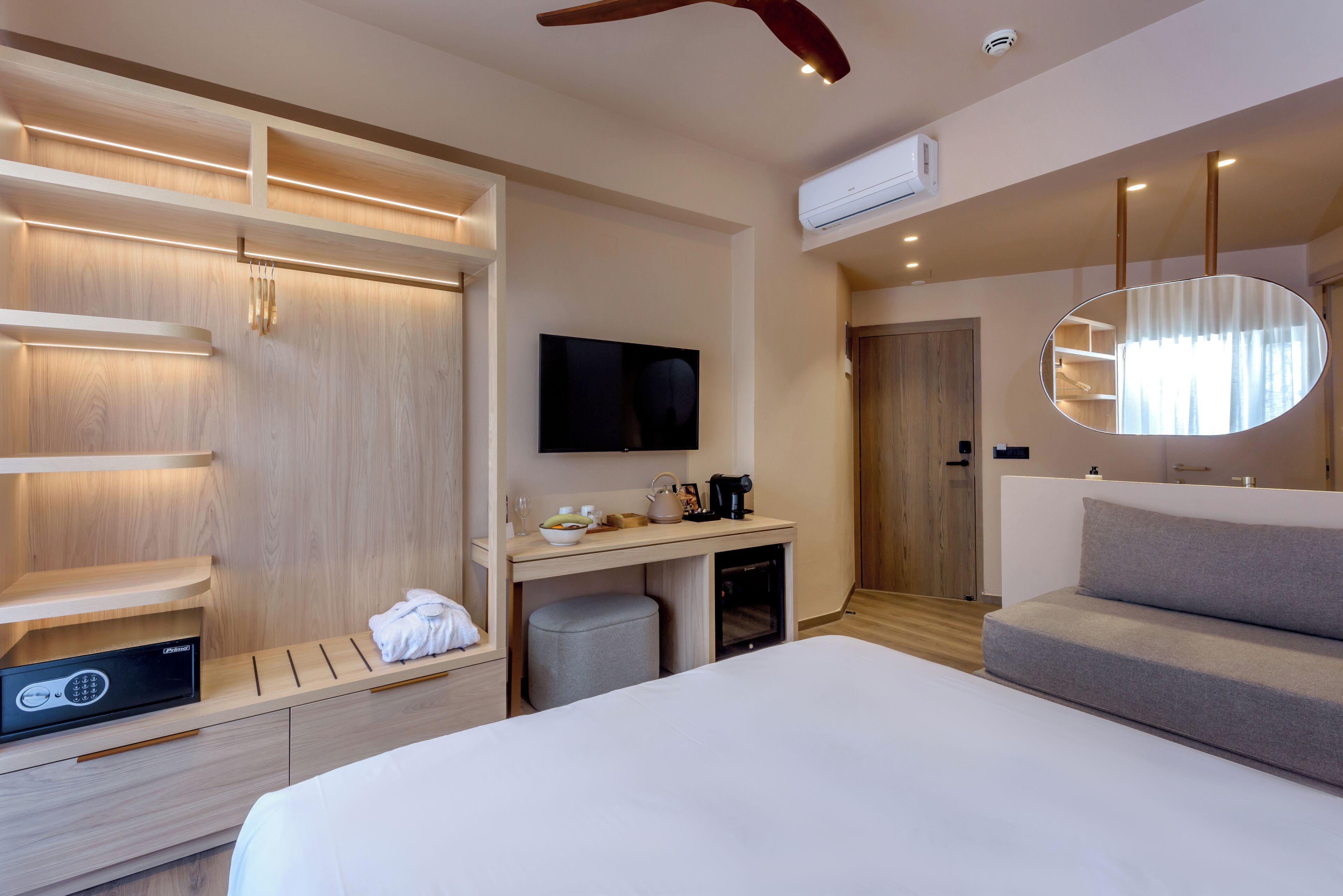 Premium Room, Garden View or no view | In-room safe, desk, blackout drapes, free WiFi