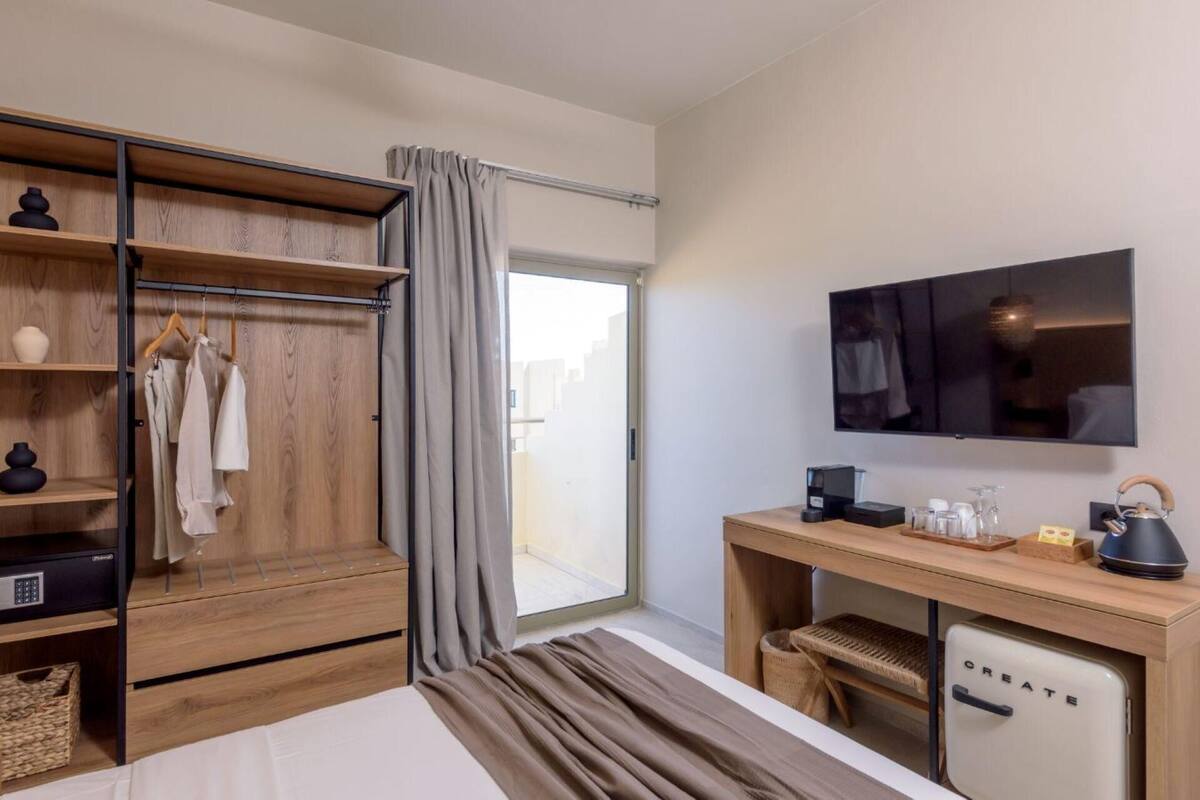 Premium Room, Partial Sea View | In-room safe, desk, blackout drapes, WiFi (free)