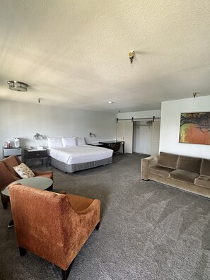 Suite, 1 cama de matrimonio grande, vistas al río | Sistema de insonorización y wifi gratis