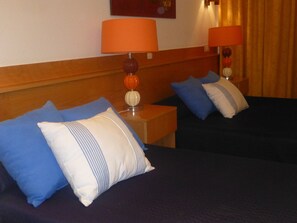 Free cots/infant beds, free WiFi