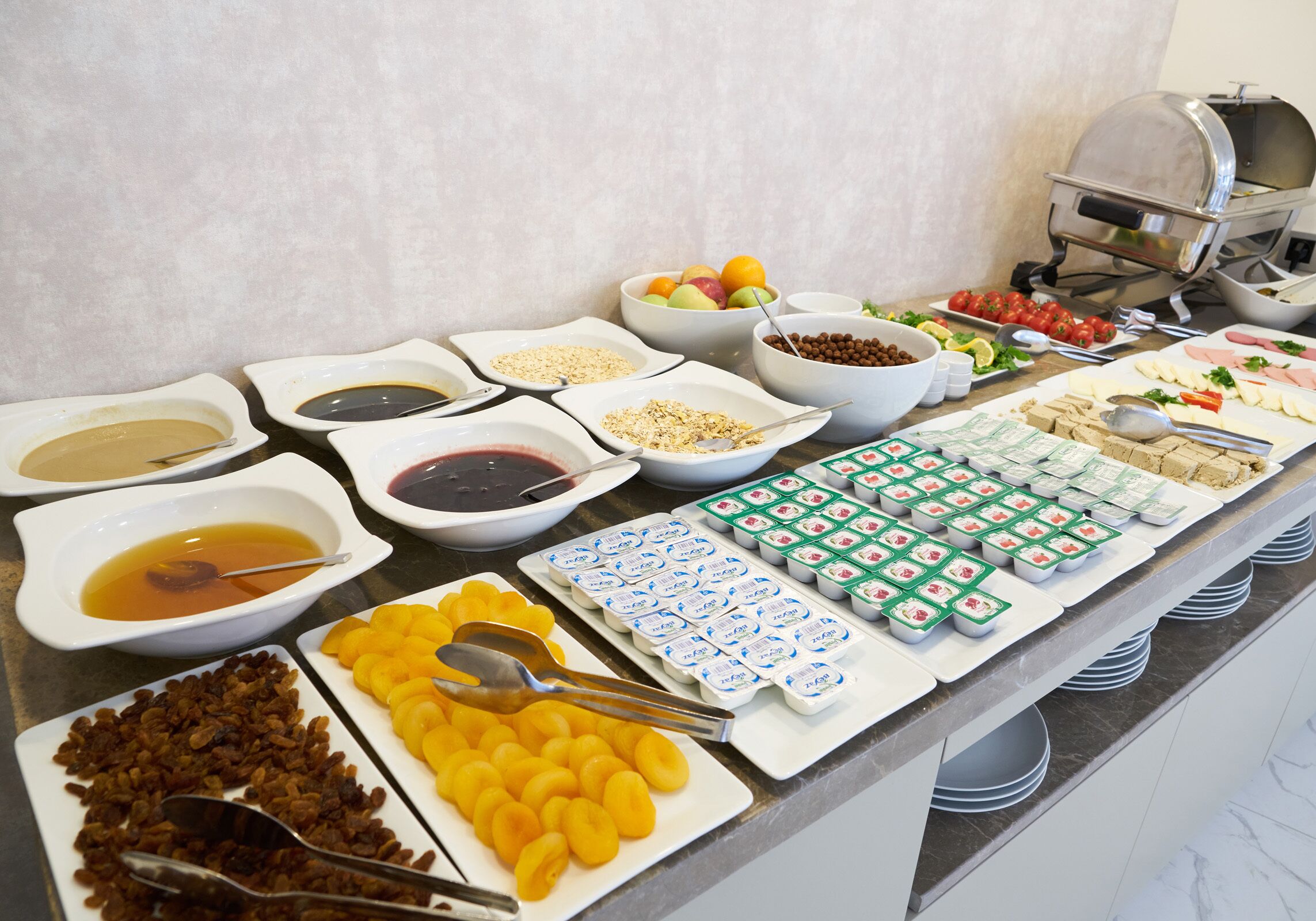 Lunch and dinner served