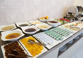 Lunch and dinner served