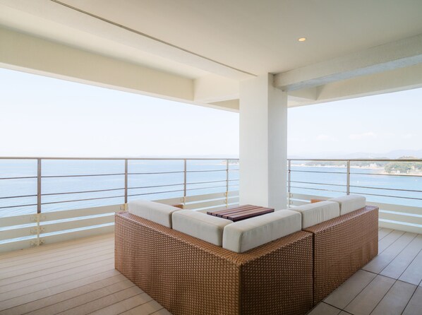 Suite Room, Non Smoking, Ocean View - 80sqm, Up to 4 Guests