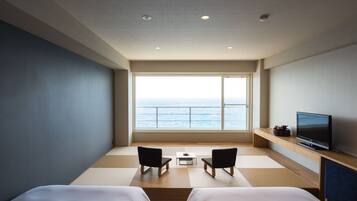 Deluxe Room, Ocean View, Non Smoking (Renovated) - 50sqm, Up to 4 Guests | Down comforters, in-room safe, desk, free WiFi