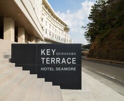 Señal de hotel para Key Shirahama Terrace Hotel Seamore.