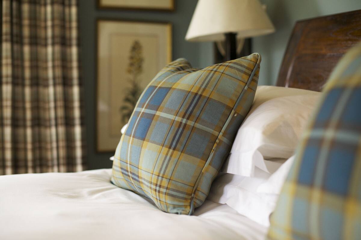 Classic Double Room | Hypo-allergenic bedding, down duvets, iron/ironing board
