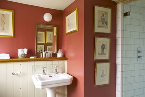 Bathroom - The Anchor Inn (Alton)