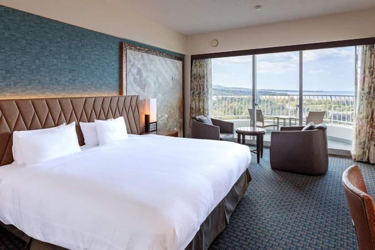 In-room safe, desk, iron/ironing board, free WiFi