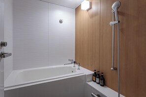 Duschwanne, Komfortbadewanne, umweltfreundliche Kosmetikartikel