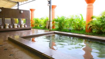 Sauna, hot tub, body treatments, aromatherapy, hot stone massages