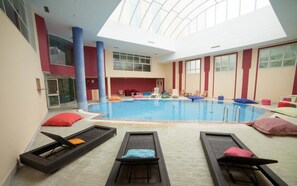 Piscina interna, piscina externa