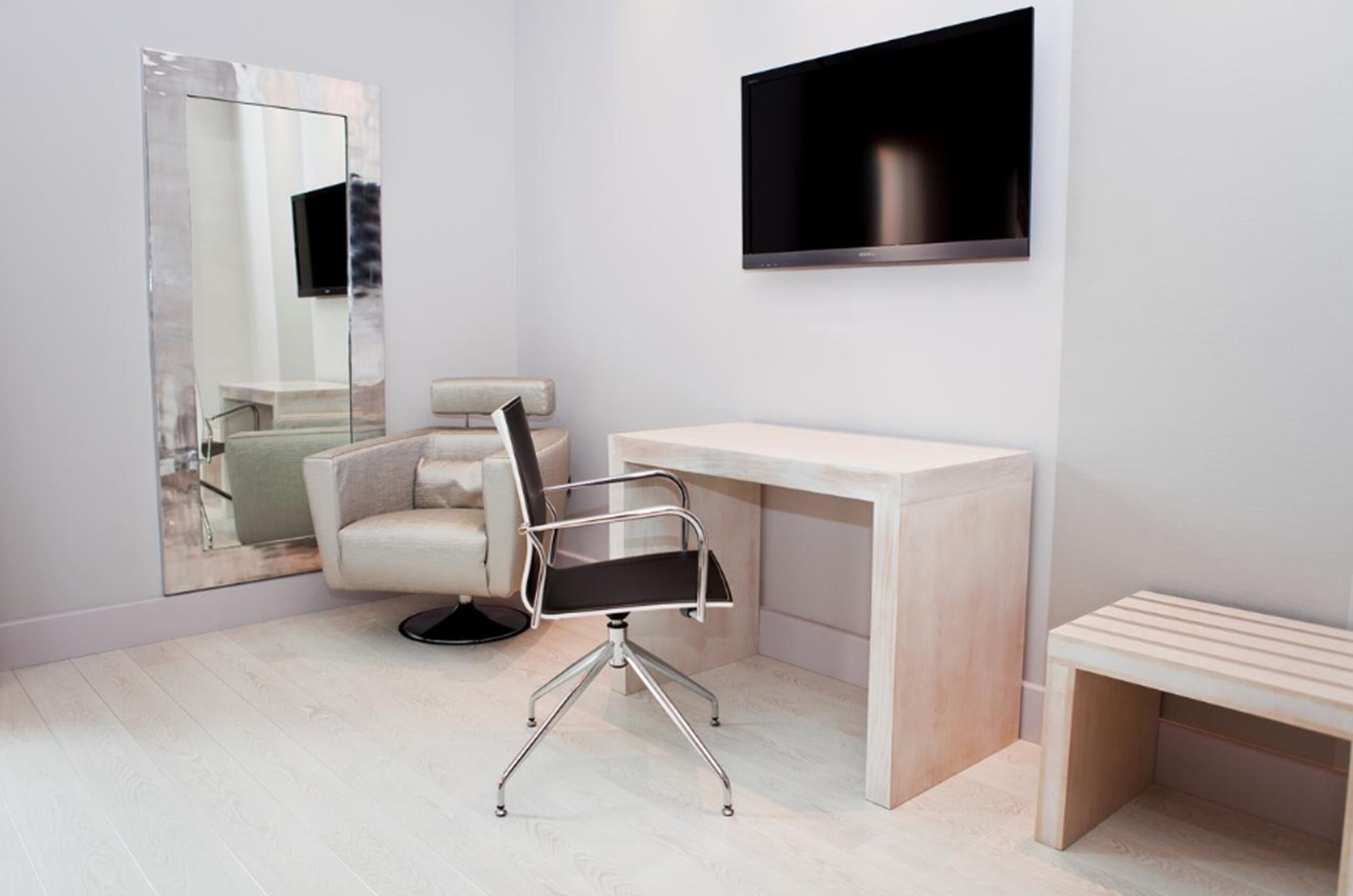 minibar, in-room safe, desk, laptop workspace