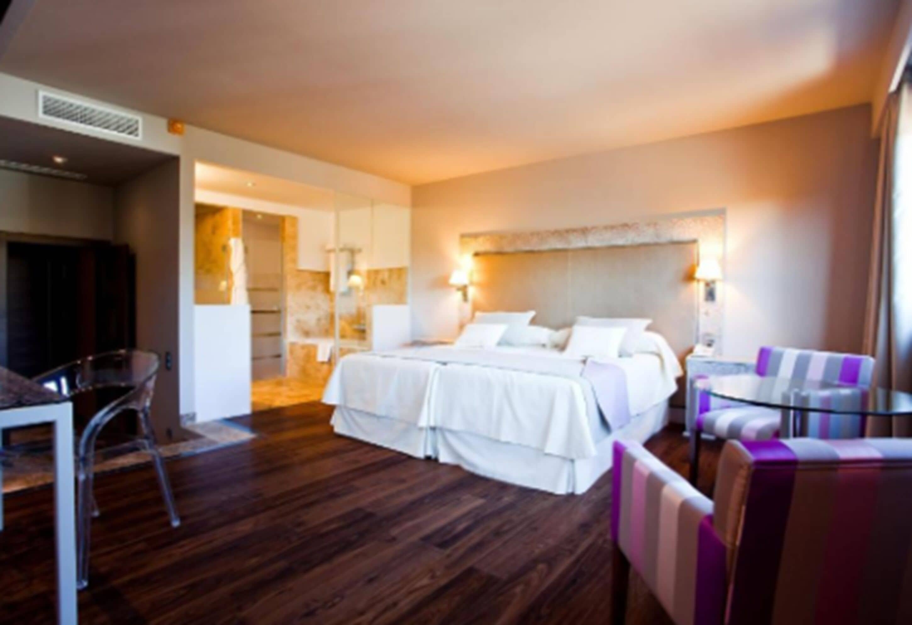 triple room (2+1) | minibar, in-room safe, desk, laptop workspace