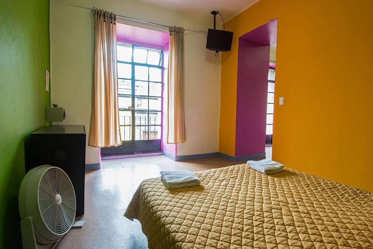 Caja fuerte, wifi gratis, ropa de cama