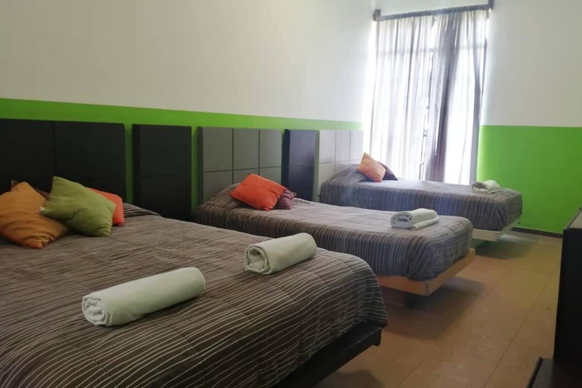 Caja fuerte, wifi gratis, ropa de cama