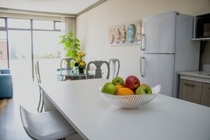 Master Suite, Kitchen | Private kitchen | Coffee/tea maker - Hotel Santander Plaza (Guatemala City)