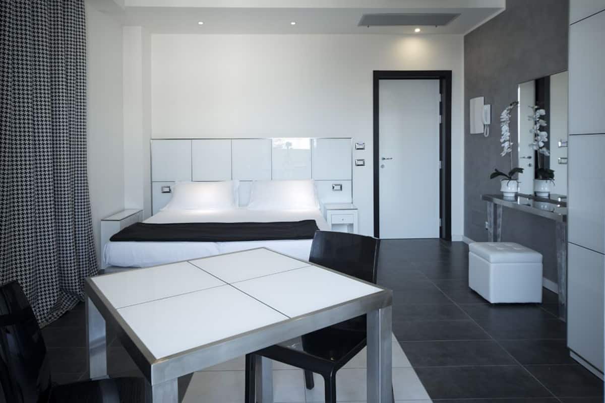 Minibar, in-room safe, desk, blackout drapes