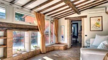 Suite | Oppholdsrom | LCD-TV og peis