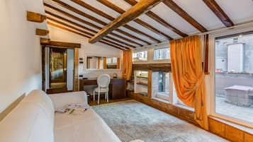 Suite | Living area