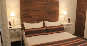 Junior Suite | In-room safe, desk, iron/ironing board, free WiFi